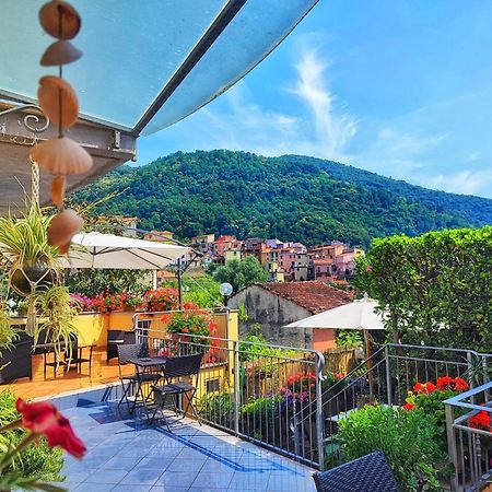 Pietra Di Mare Hotel Biassa Bagian luar foto