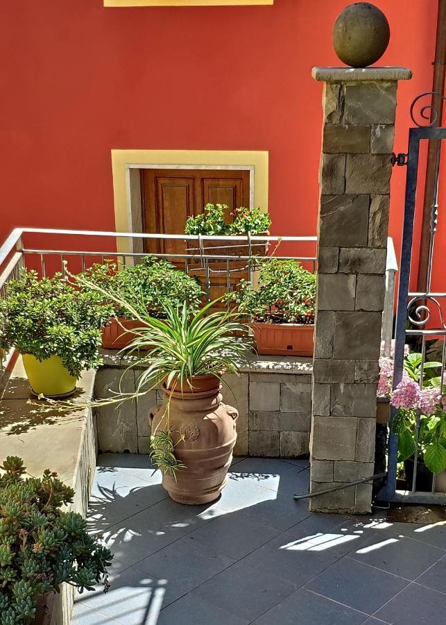 Pietra Di Mare Hotel Biassa Bagian luar foto