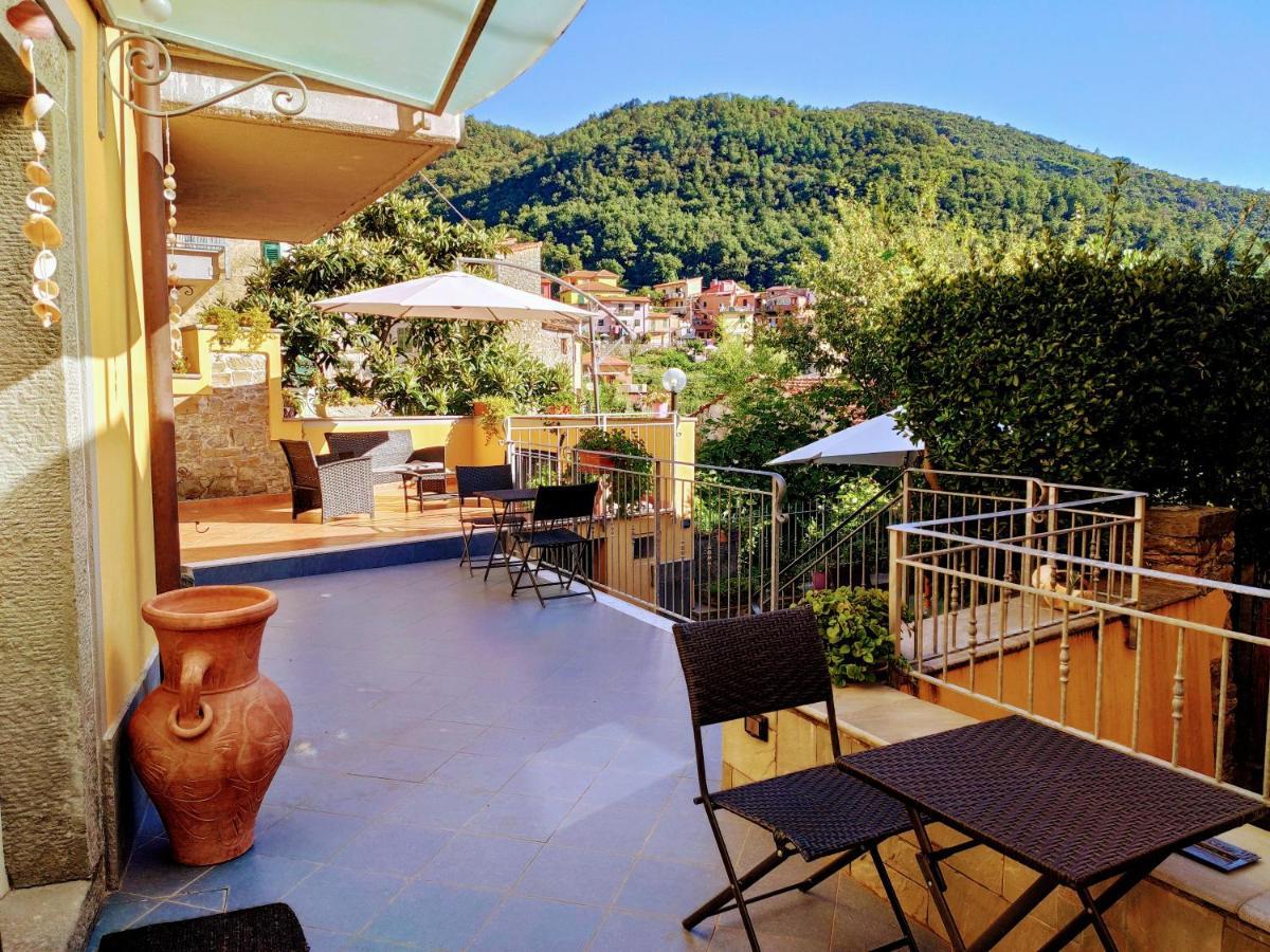 Pietra Di Mare Hotel Biassa Bagian luar foto