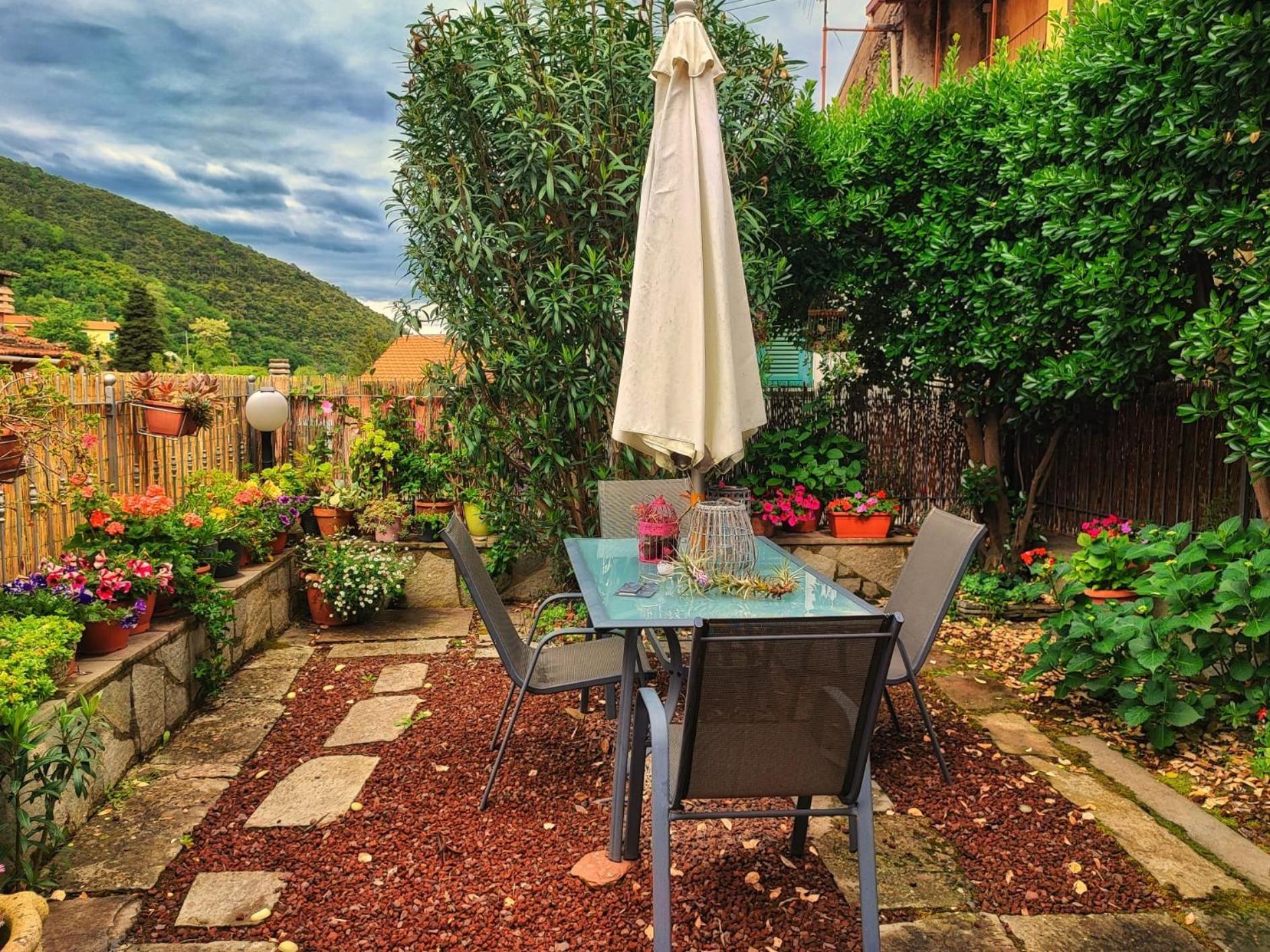 Pietra Di Mare Hotel Biassa Bagian luar foto