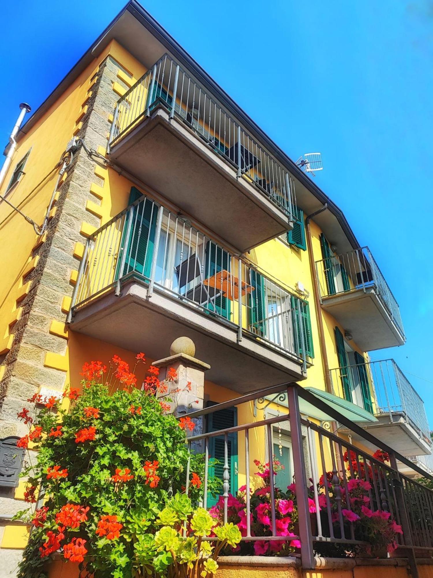 Pietra Di Mare Hotel Biassa Bagian luar foto