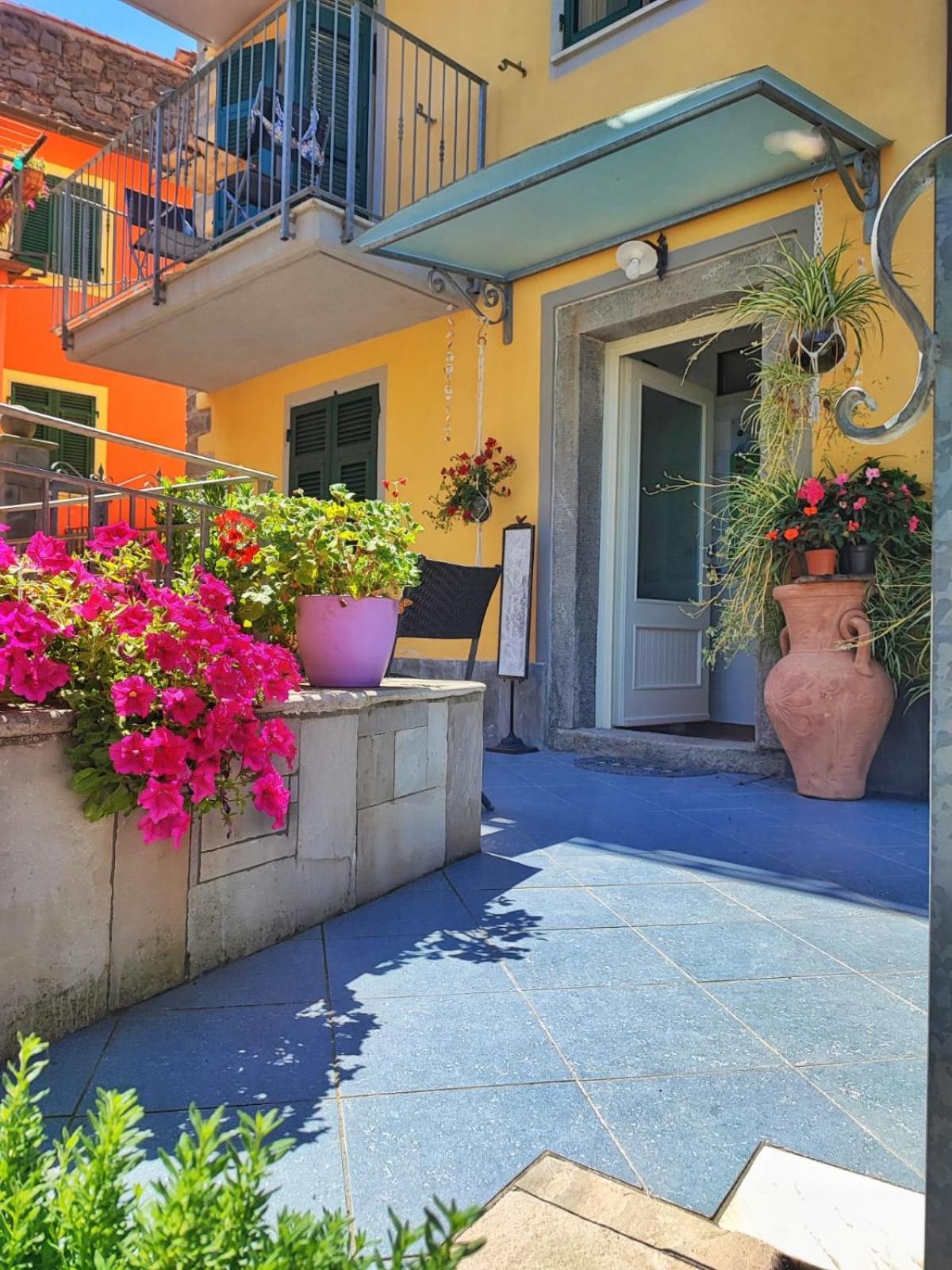 Pietra Di Mare Hotel Biassa Bagian luar foto