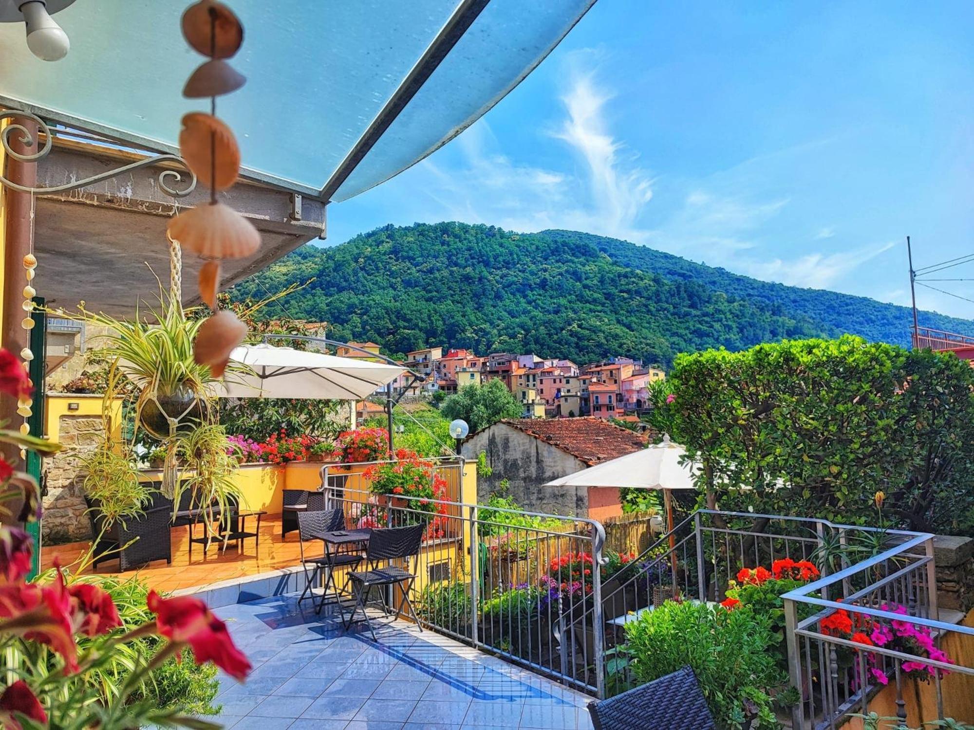 Pietra Di Mare Hotel Biassa Bagian luar foto