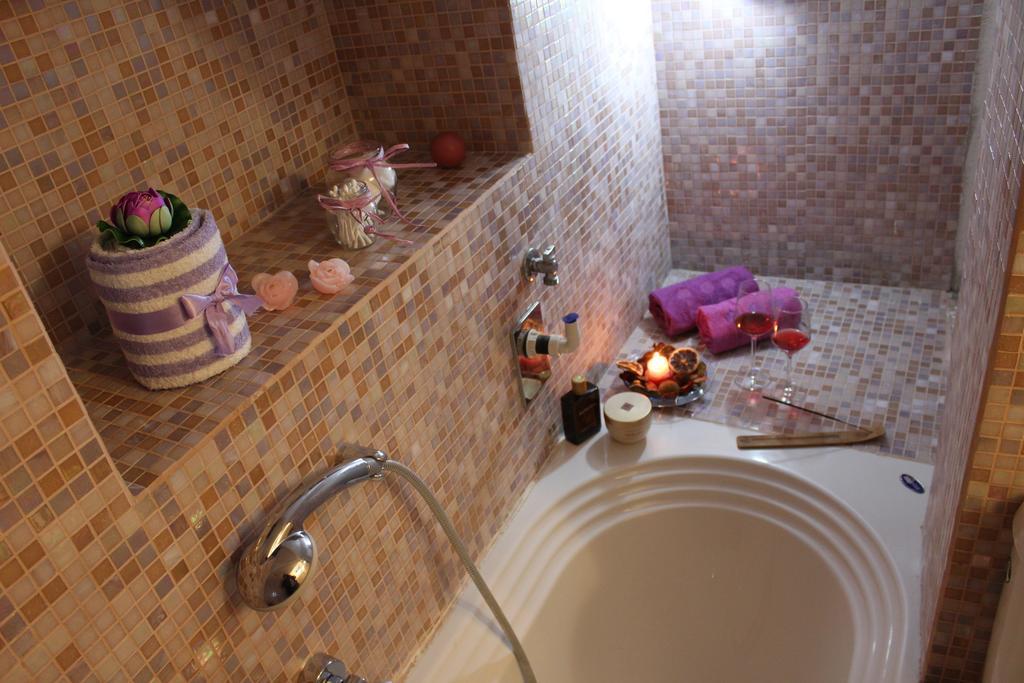 Pietra Di Mare Hotel Biassa Bagian luar foto