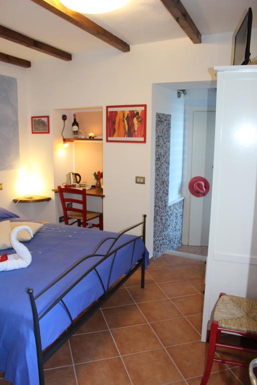 Pietra Di Mare Hotel Biassa Bagian luar foto
