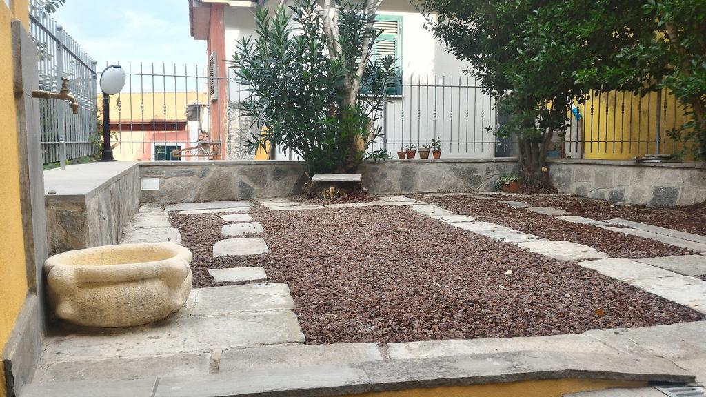 Pietra Di Mare Hotel Biassa Bagian luar foto