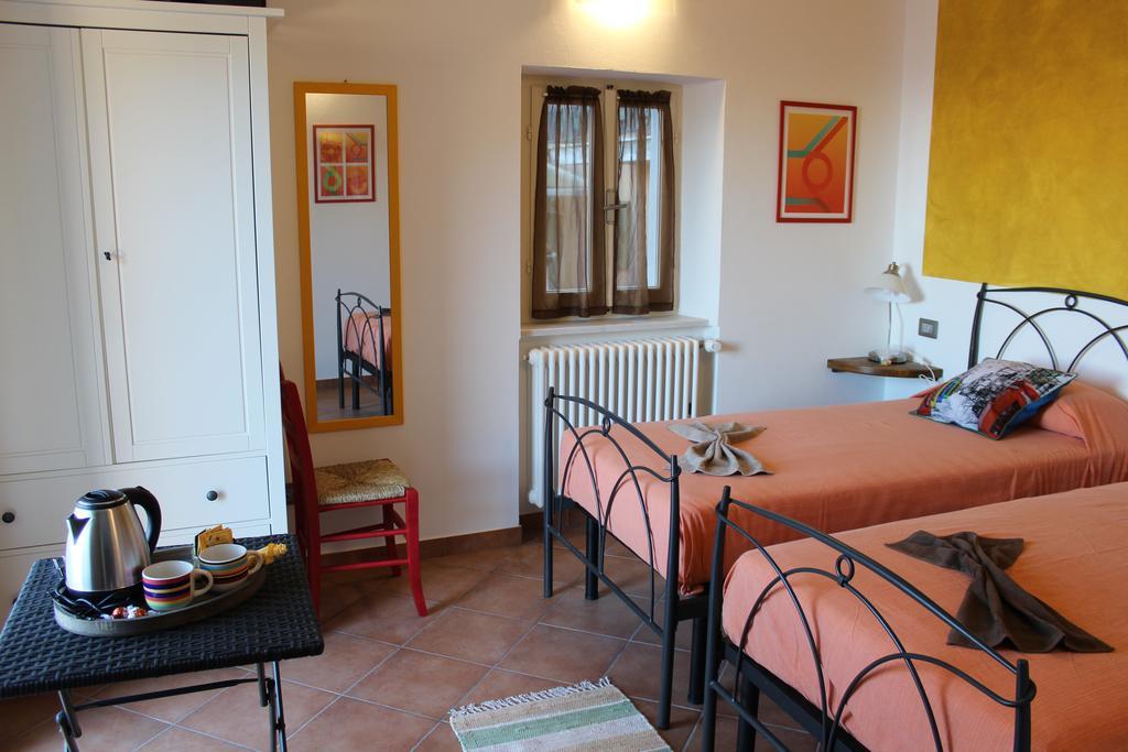 Pietra Di Mare Hotel Biassa Bagian luar foto
