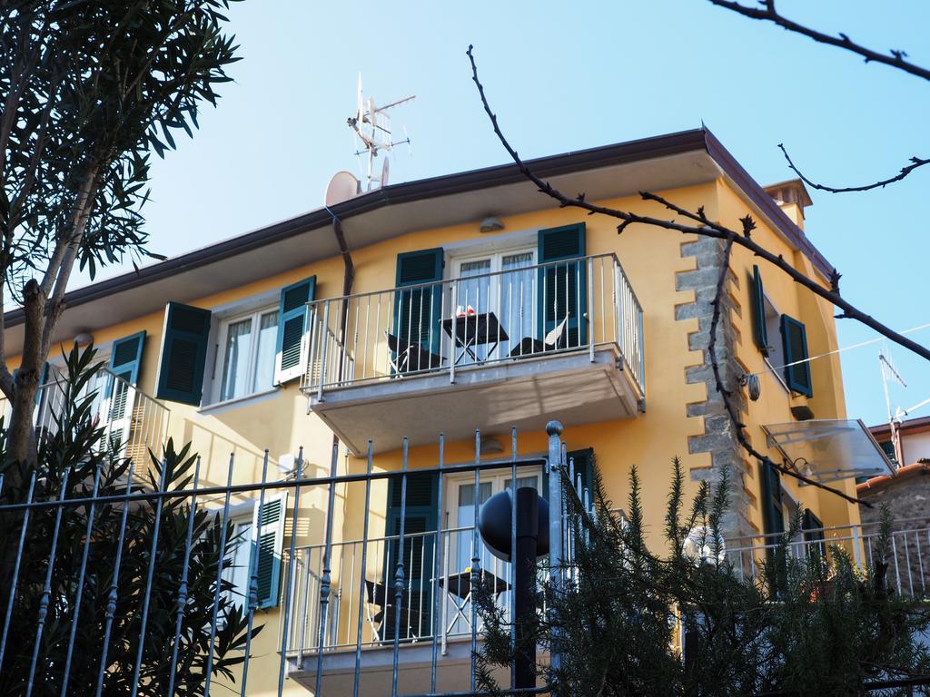 Pietra Di Mare Hotel Biassa Bagian luar foto