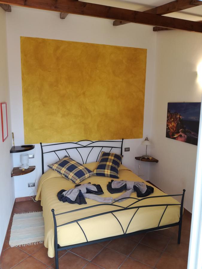 Pietra Di Mare Hotel Biassa Bagian luar foto