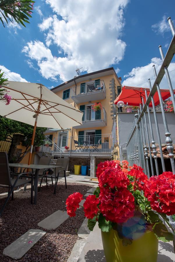 Pietra Di Mare Hotel Biassa Bagian luar foto