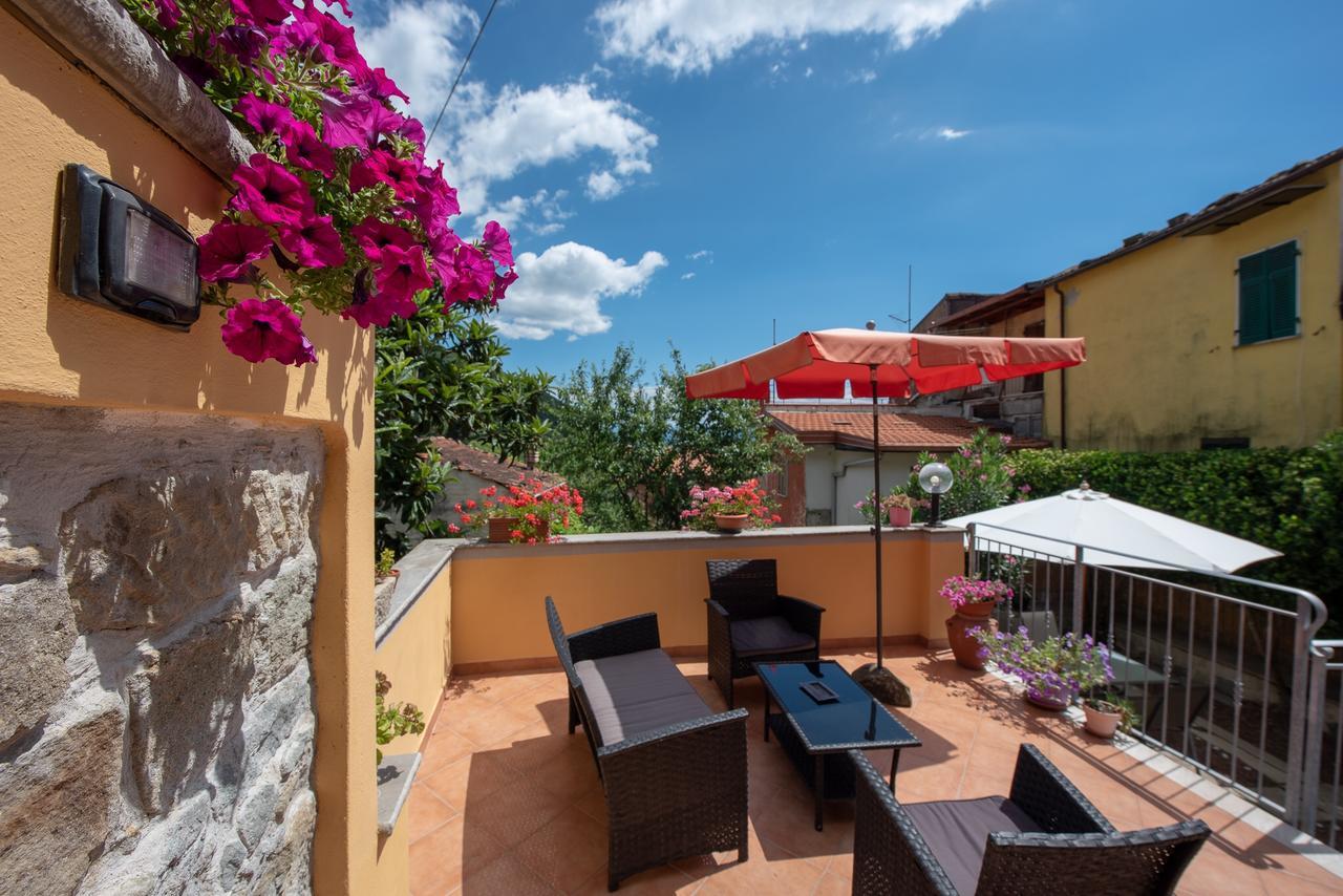 Pietra Di Mare Hotel Biassa Bagian luar foto