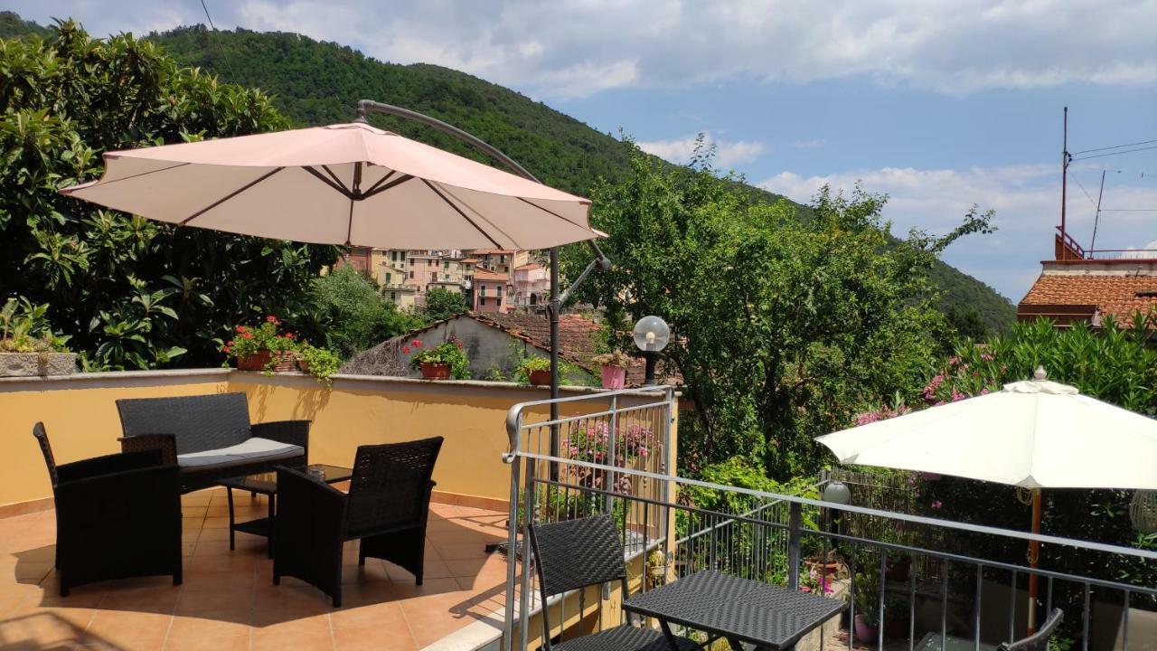 Pietra Di Mare Hotel Biassa Bagian luar foto