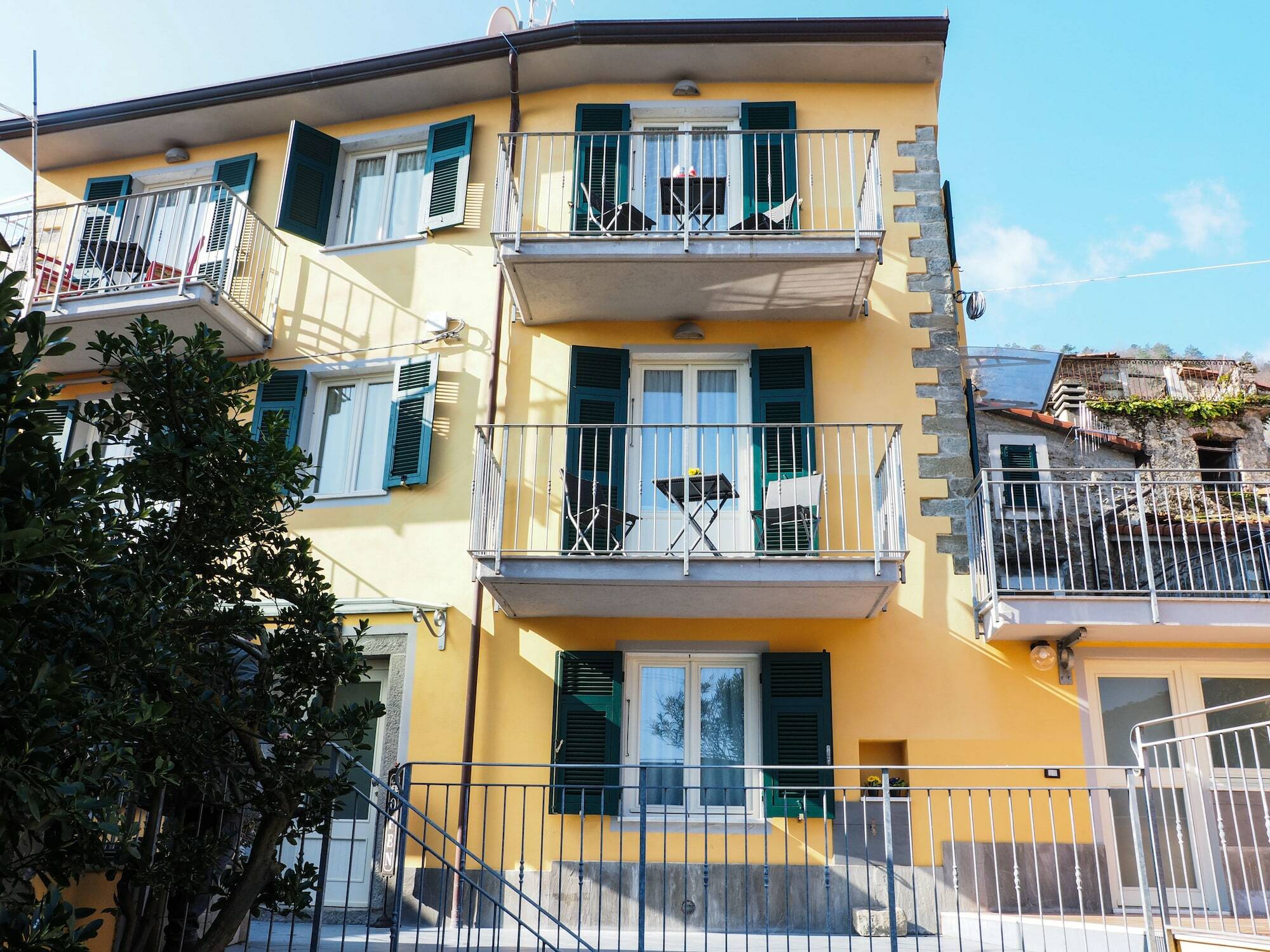 Pietra Di Mare Hotel Biassa Bagian luar foto