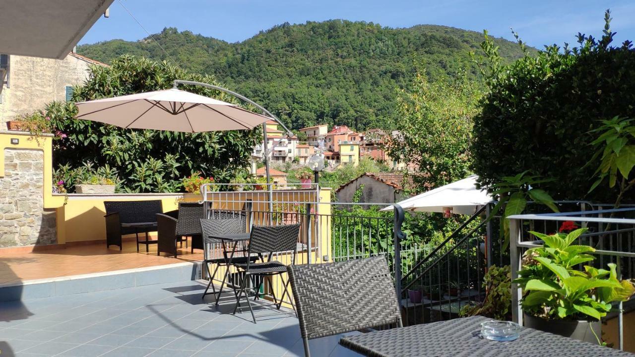 Pietra Di Mare Hotel Biassa Bagian luar foto