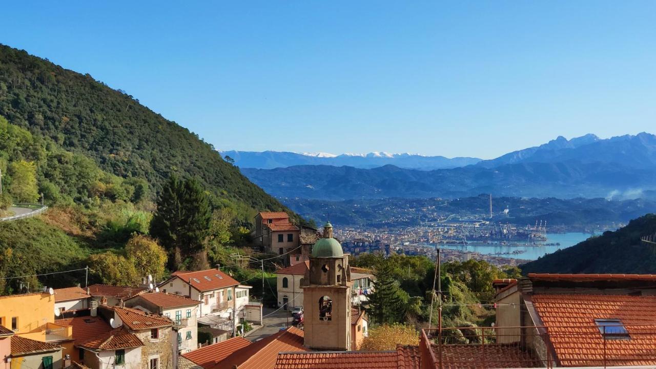 Pietra Di Mare Hotel Biassa Bagian luar foto